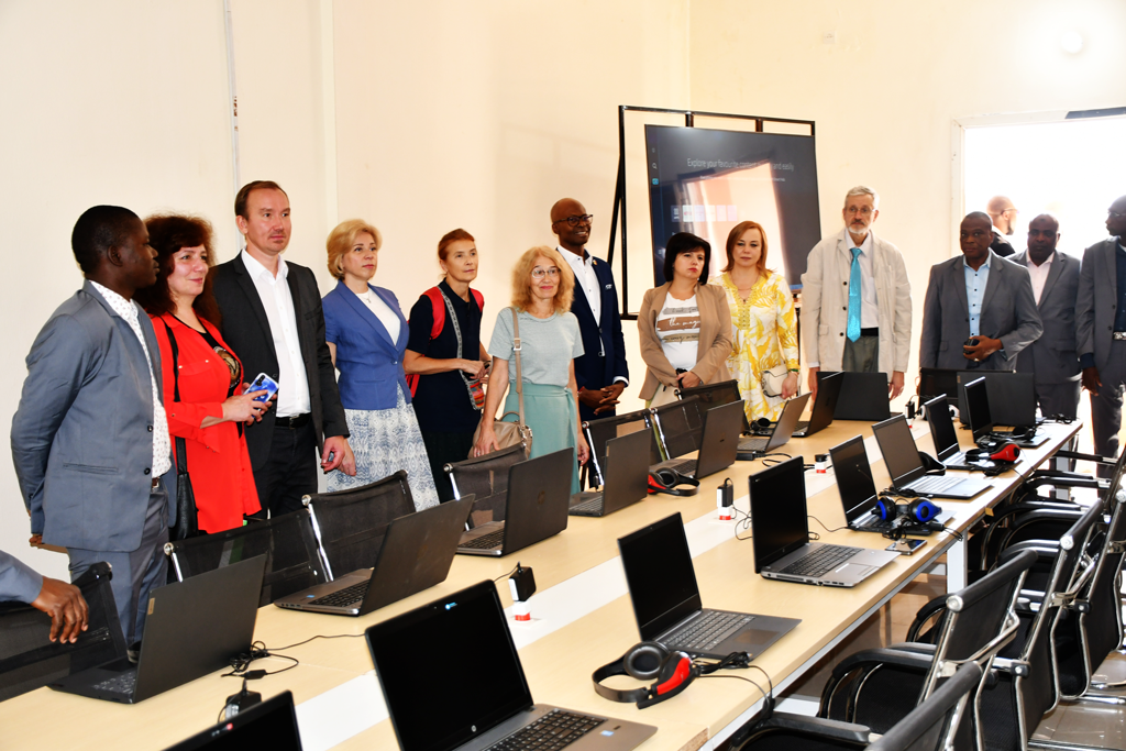 Inauguration de la Salle de Langue