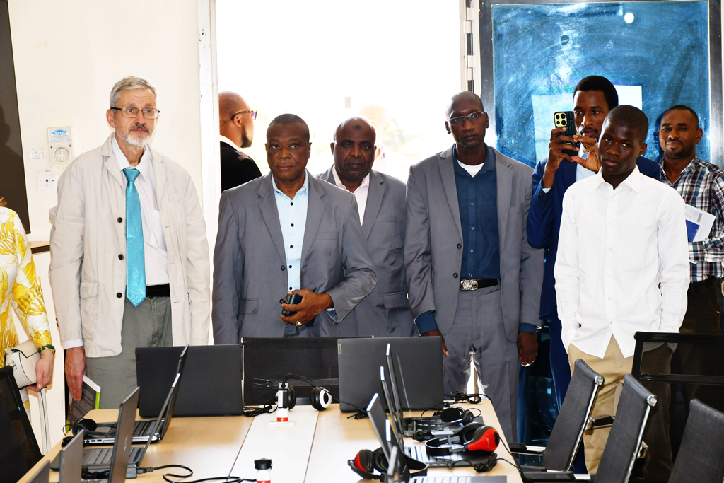 Inauguration de la Salle de Langue